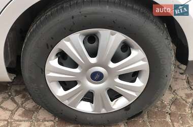 Минивэн Ford S-Max 2011 в 