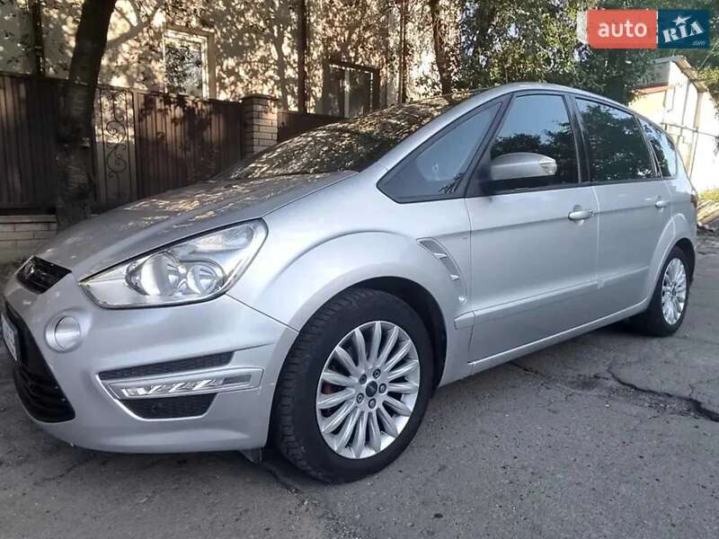 Минивэн Ford S-Max 2014 в 
