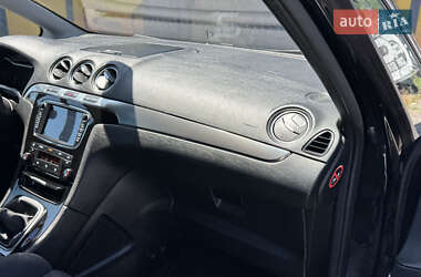 Минивэн Ford S-Max 2011 в 