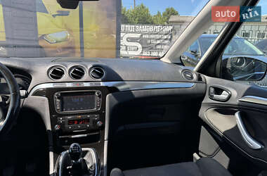 Минивэн Ford S-Max 2011 в 