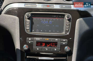 Минивэн Ford S-Max 2011 в 