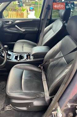 Минивэн Ford S-Max 2013 в 