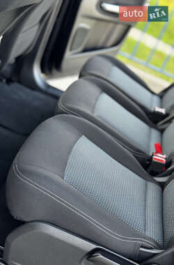 Мінівен Ford S-Max 2014 в 