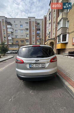 Минивэн Ford S-Max 2012 в 
