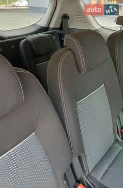 Минивэн Ford S-Max 2010 в 