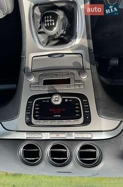 Минивэн Ford S-Max 2009 в 