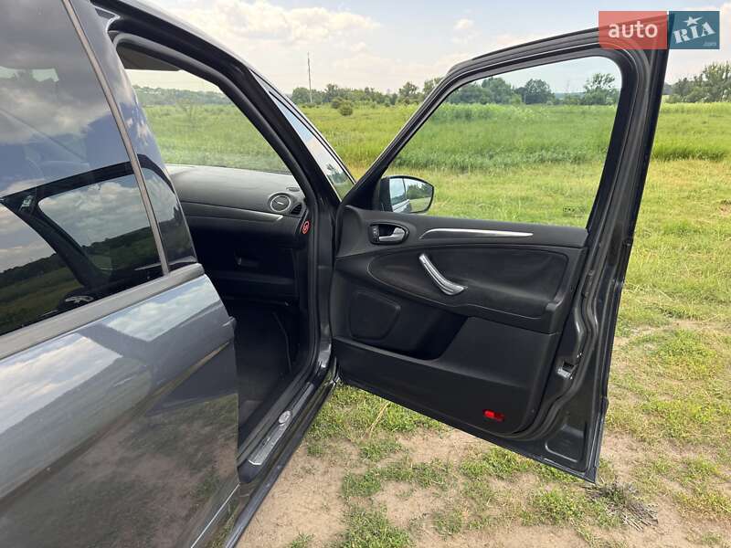 Минивэн Ford S-Max 2009 в Киеве