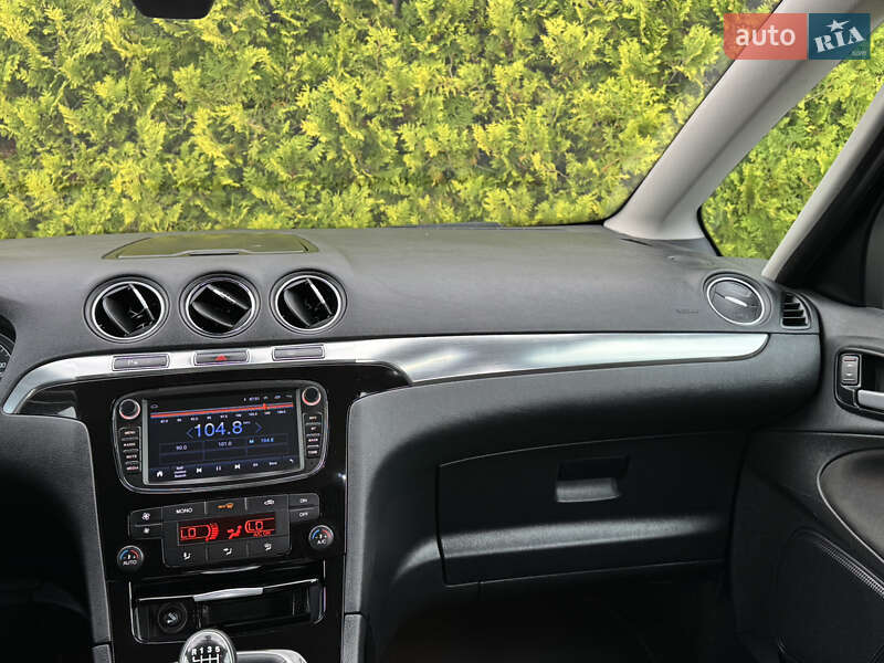 Минивэн Ford S-Max 2011 в Стрые