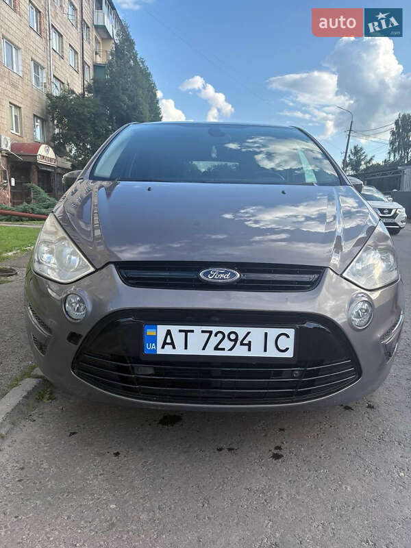 Минивэн Ford S-Max 2012 в Снятине