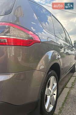 Минивэн Ford S-Max 2012 в 