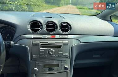 Минивэн Ford S-Max 2006 в 