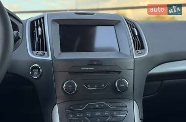 Минивэн Ford S-Max 2020 в 