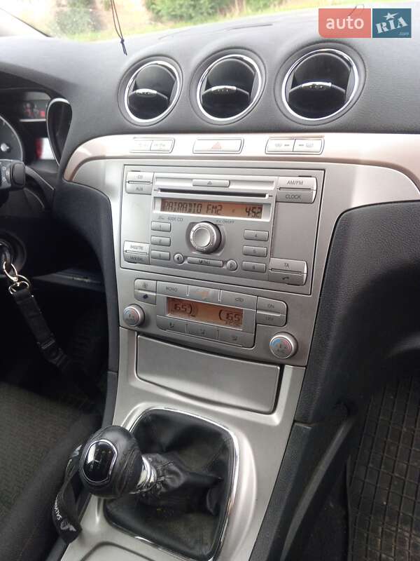 Минивэн Ford S-Max 2006 в Косове