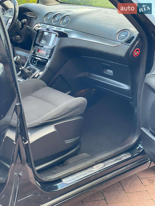 Минивэн Ford S-Max 2011 в Стрые
