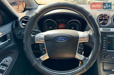 Минивэн Ford S-Max 2013 в 