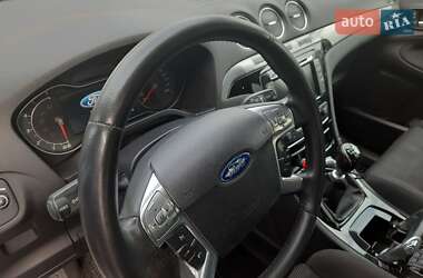 Минивэн Ford S-Max 2011 в 