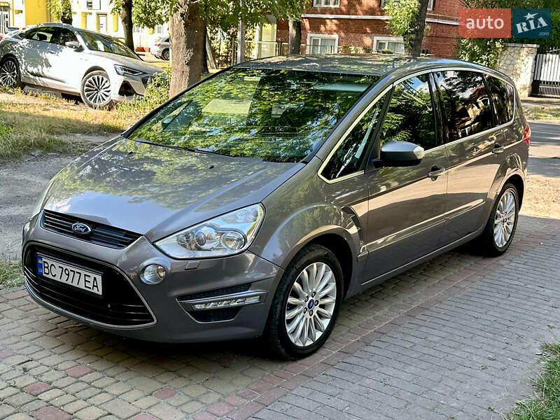 Минивэн Ford S-Max 2012 в 