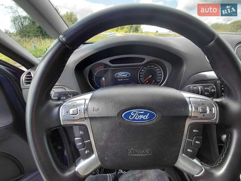 Минивэн Ford S-Max 2010 в Щирце