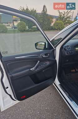 Мінівен Ford S-Max 2014 в 