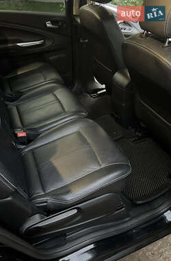 Мінівен Ford S-Max 2013 в 