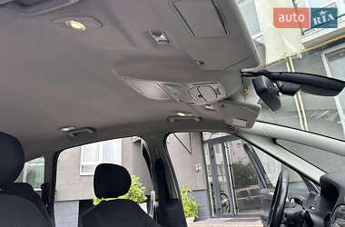 Минивэн Ford S-Max 2011 в 