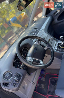 Минивэн Ford S-Max 2006 в 