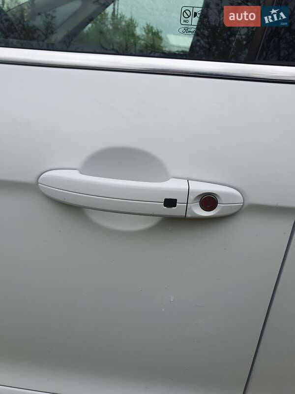 Минивэн Ford S-Max 2013 в Сваляве