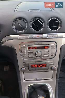 Минивэн Ford S-Max 2009 в 