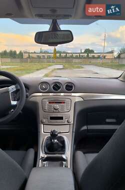 Минивэн Ford S-Max 2009 в 