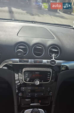 Мінівен Ford S-Max 2010 в 