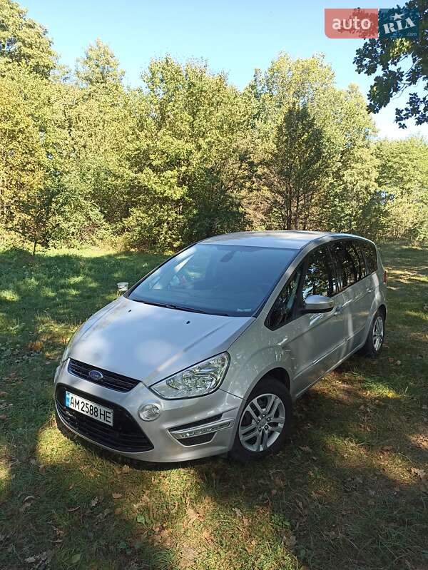 Минивэн Ford S-Max 2013 в Коростене