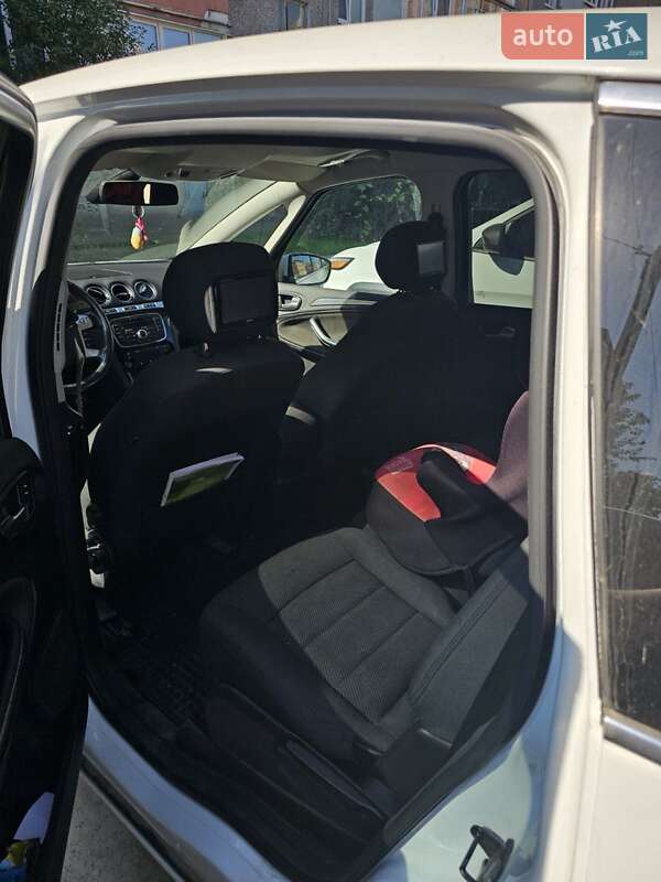 Мінівен Ford S-Max 2012 в Бурштині