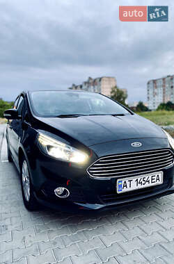 Минивэн Ford S-Max 2015 в 