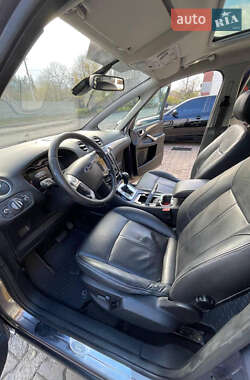 Минивэн Ford S-Max 2011 в 