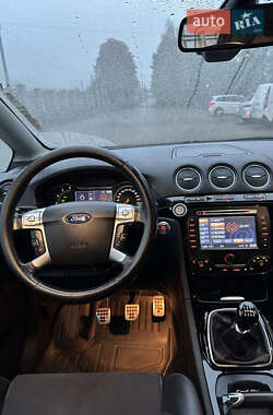 Минивэн Ford S-Max 2014 в 