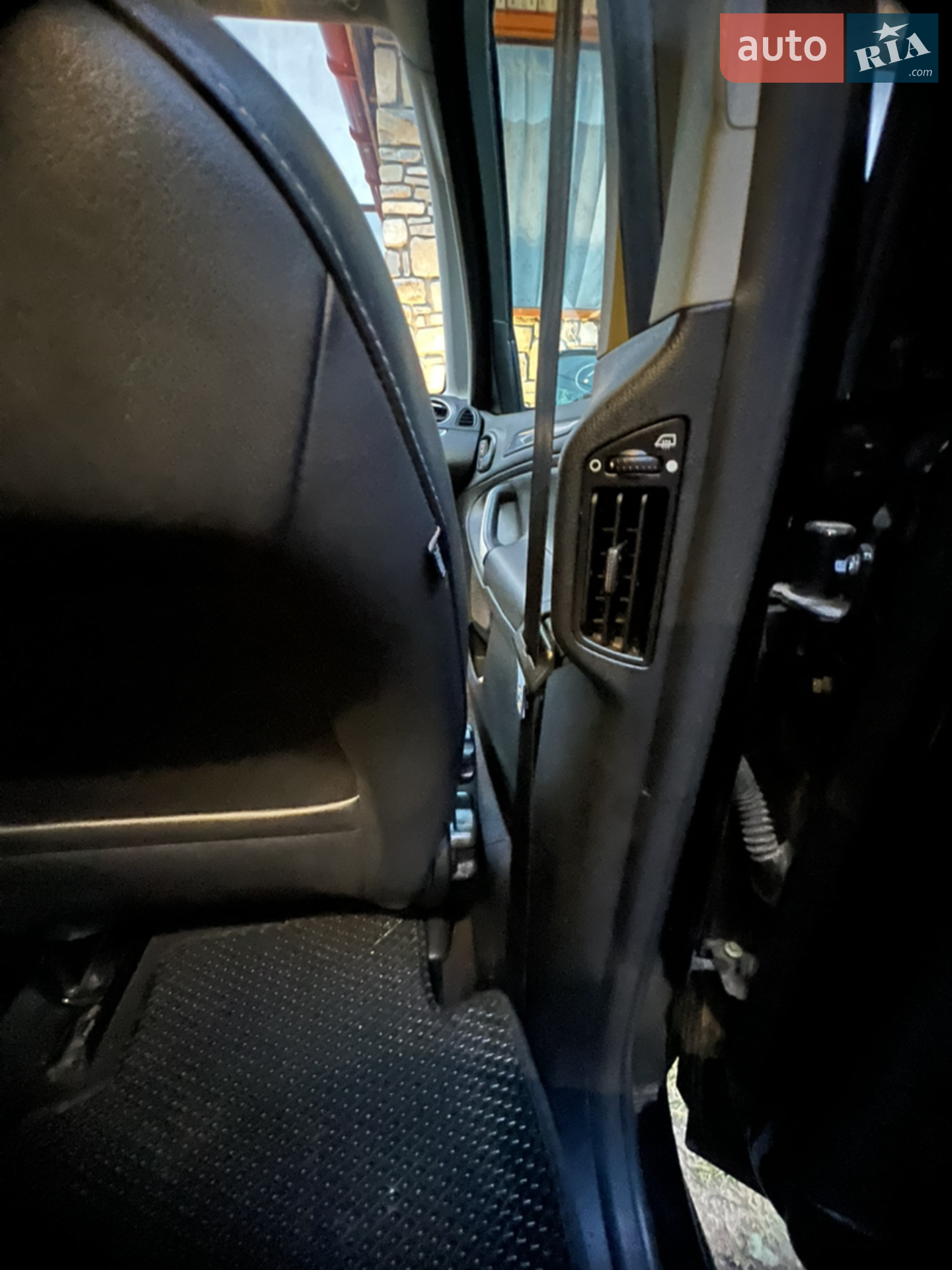 2013 Ford S-MAX - мініатюра 32