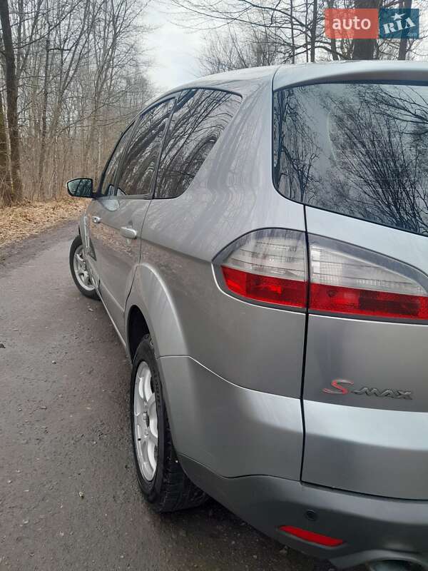 Минивэн Ford S-Max 2006 в Долине