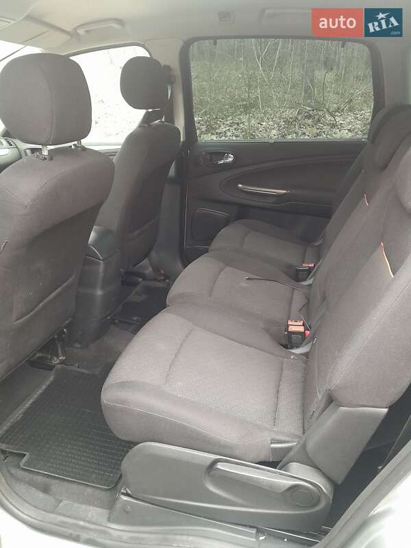 Минивэн Ford S-Max 2006 в Долине