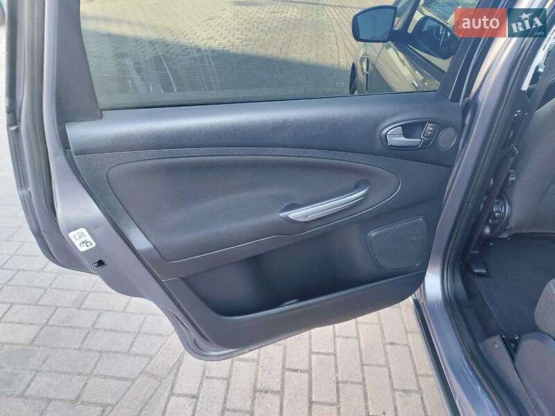 Минивэн Ford S-Max 2012 в Ивано-Франковске