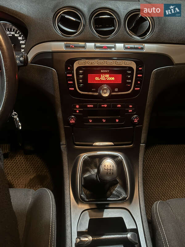 Минивэн Ford S-Max 2012 в Снятине