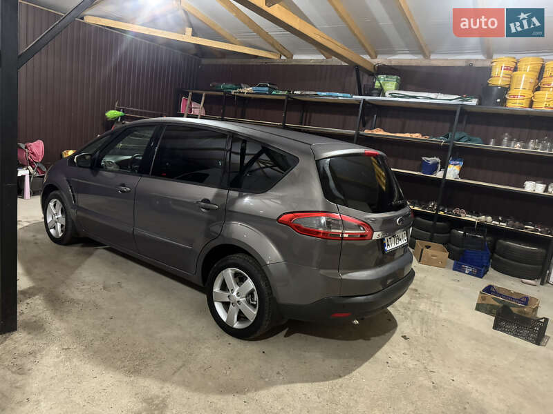 Минивэн Ford S-Max 2012 в Снятине