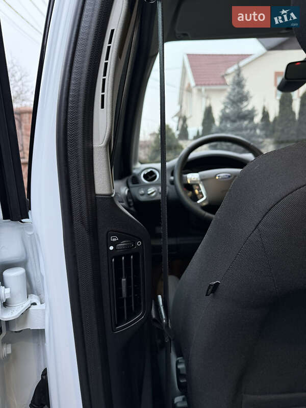 Минивэн Ford S-Max 2013 в Тернополе фото 63 Минивэн Ford S-Max 2013 в Тернополе
