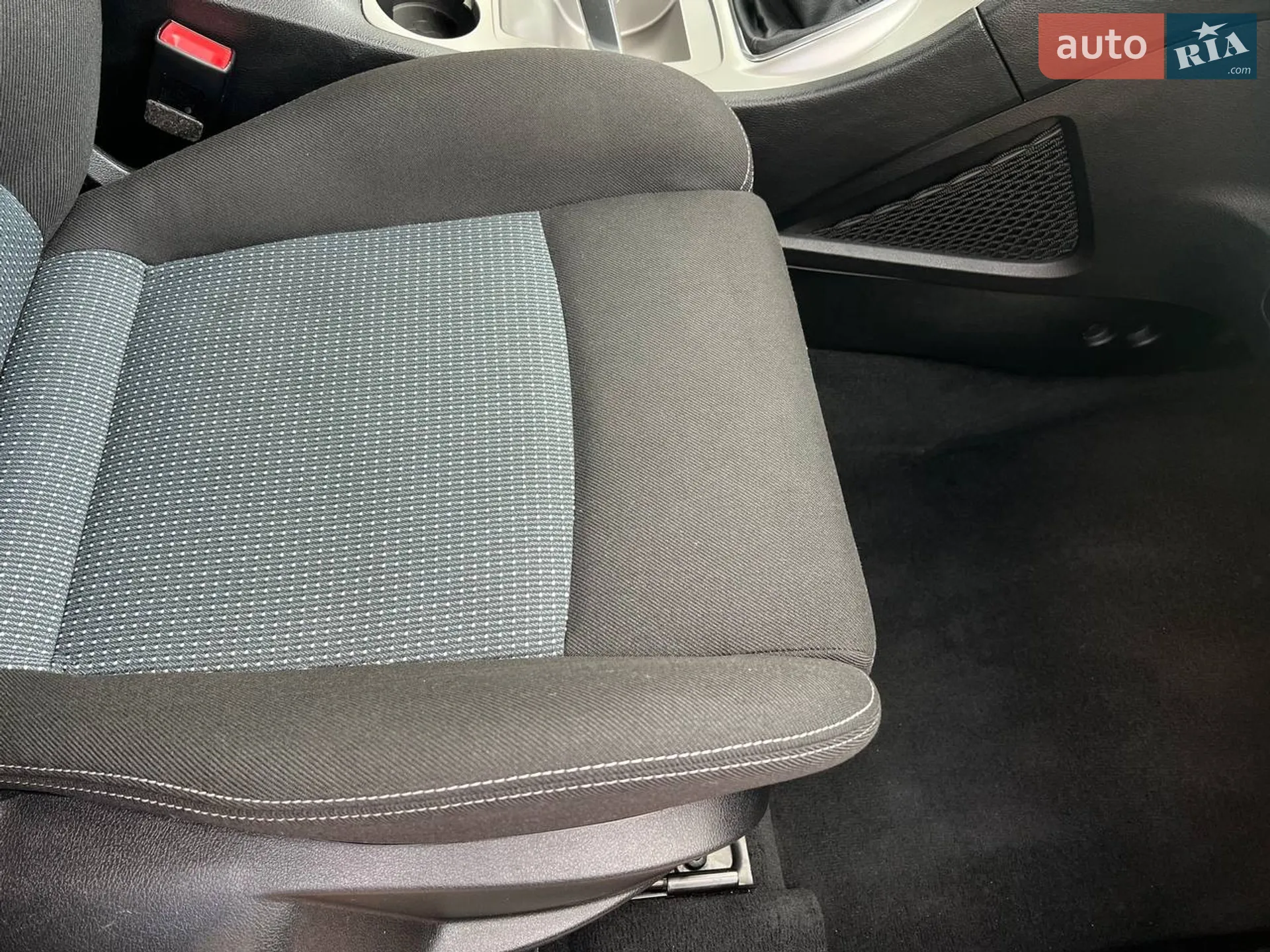 Ford S-Max 2011 VIN WF0SXXGBWSBE04989 фото оголошення 18 з 112