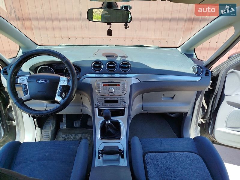Минивэн Ford S-Max 2008 в Черноморске