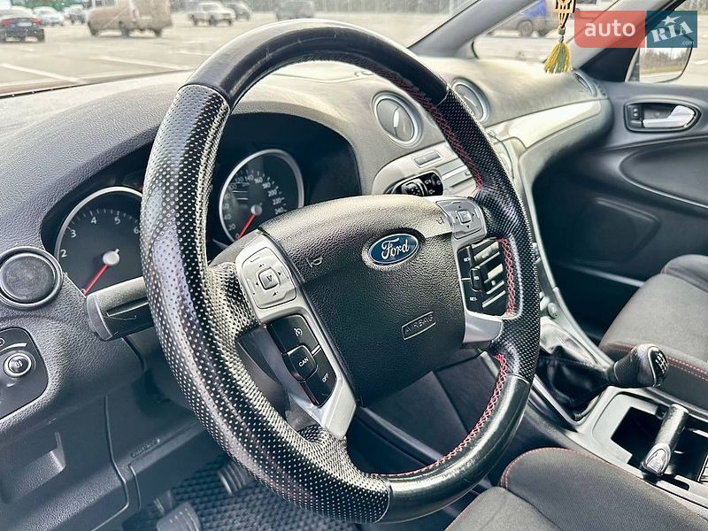 Минивэн Ford S-Max 2012 в Запорожье