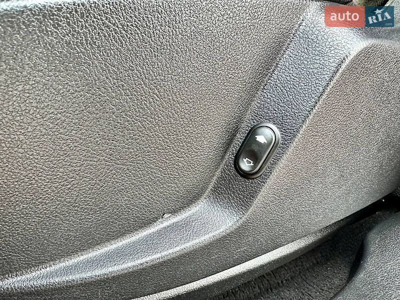 Минивэн Ford S-Max 2012 в Запорожье