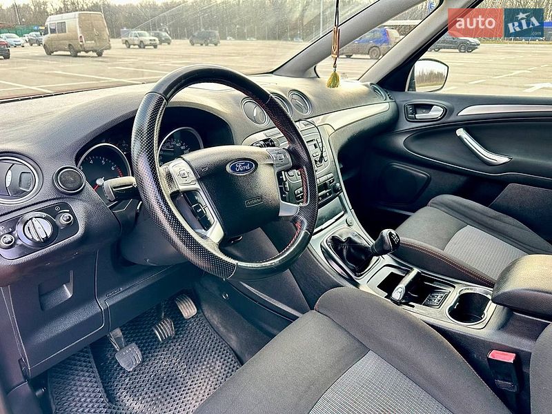Минивэн Ford S-Max 2012 в Запорожье