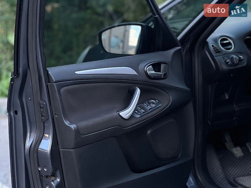 Мінівен Ford S-Max 2008 в Луцьку