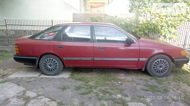 Хэтчбек Ford Scorpio 1987 в Бродах