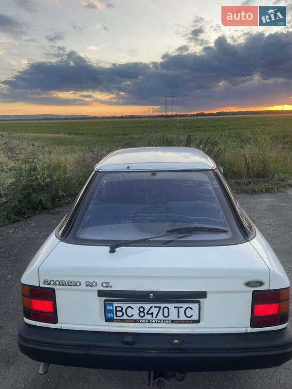 Ліфтбек Ford Scorpio 1988 в Стрию